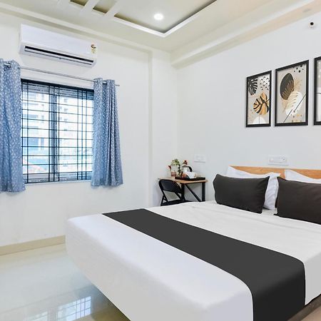 Gundipet Super Townhouse Kokapet Formerly Aarian Tej Nilayam מראה חיצוני תמונה