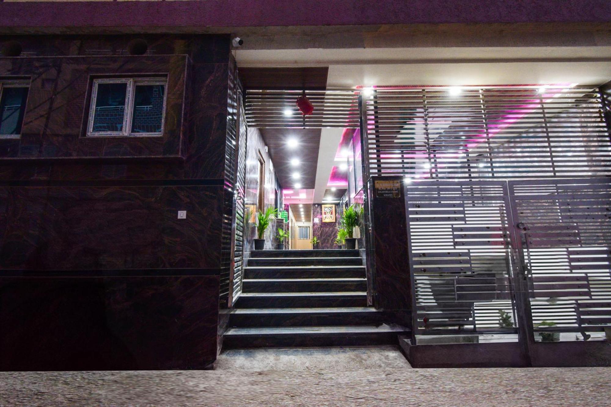 Gundipet Super Townhouse Kokapet Formerly Aarian Tej Nilayam מראה חיצוני תמונה