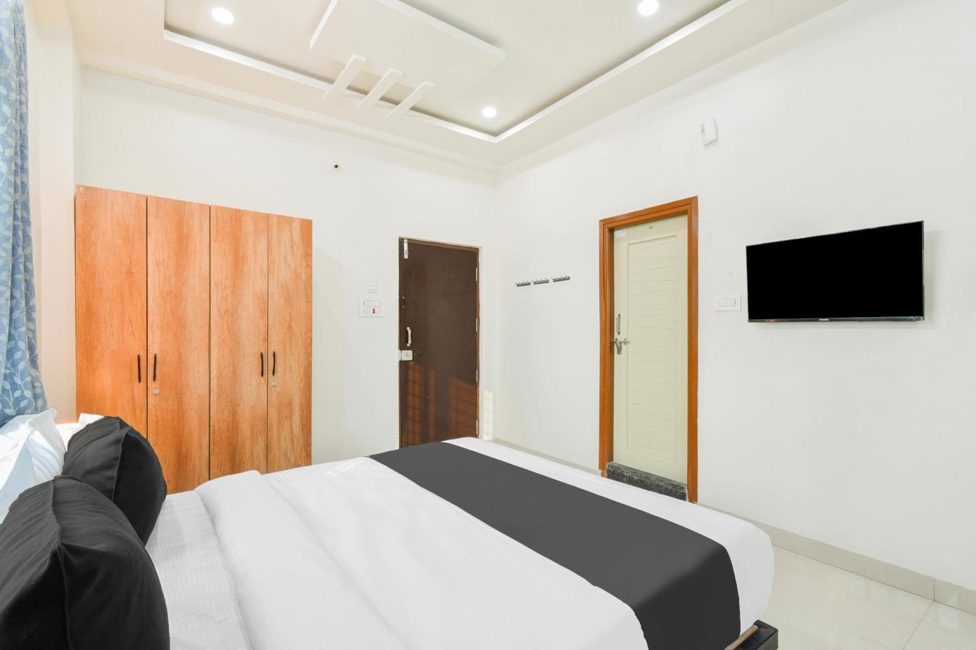 Gundipet Super Townhouse Kokapet Formerly Aarian Tej Nilayam מראה חיצוני תמונה