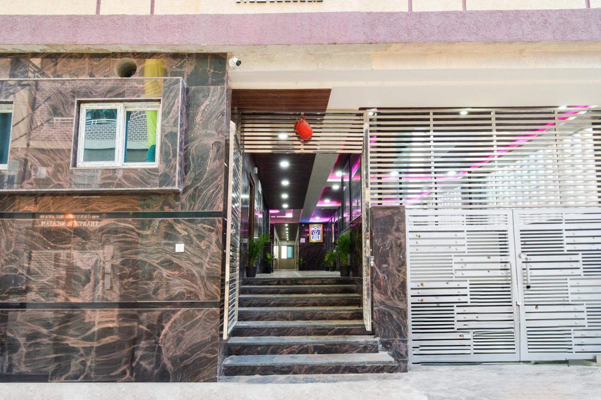 Gundipet Super Townhouse Kokapet Formerly Aarian Tej Nilayam מראה חיצוני תמונה
