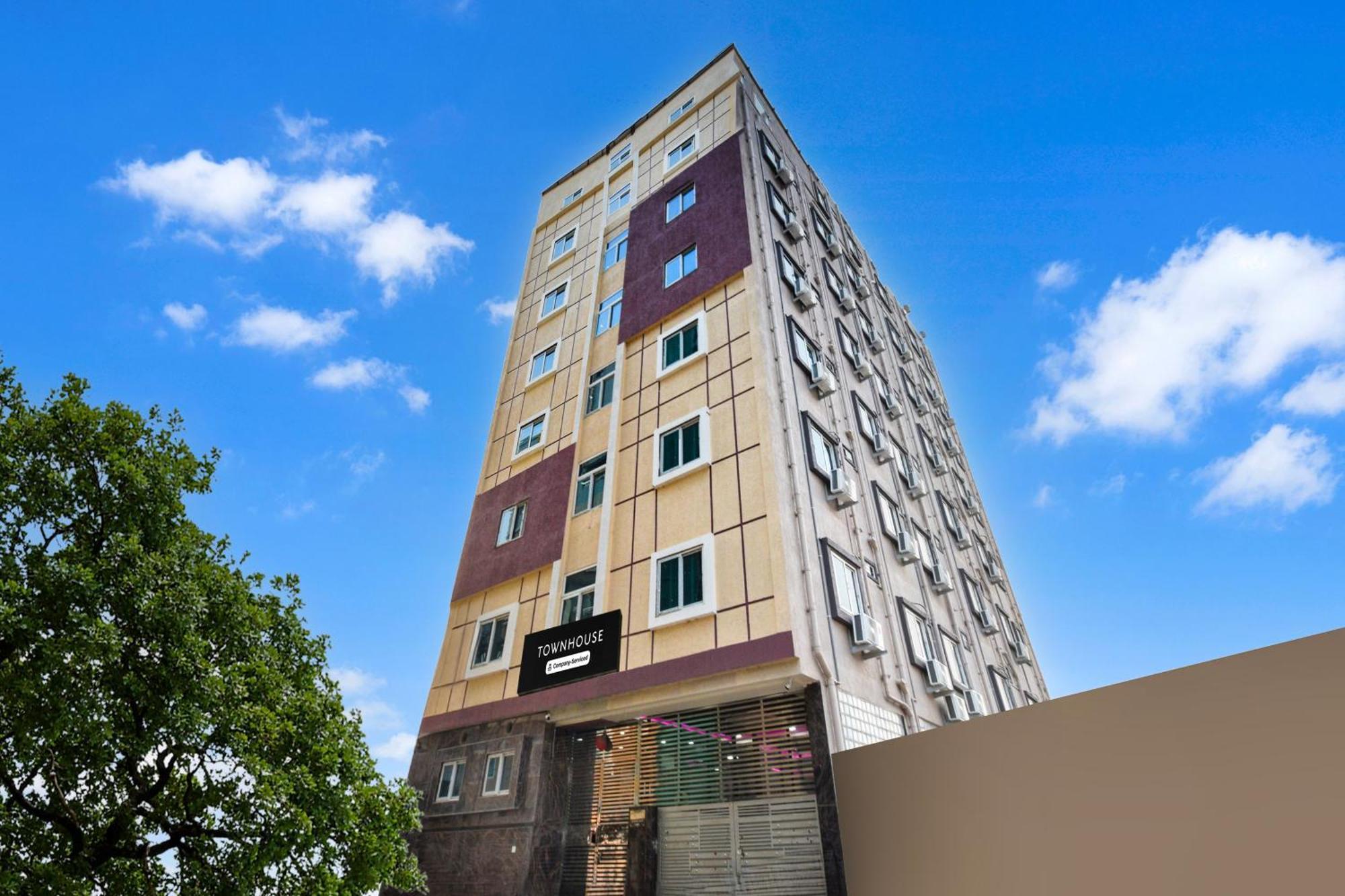 Gundipet Super Townhouse Kokapet Formerly Aarian Tej Nilayam מראה חיצוני תמונה