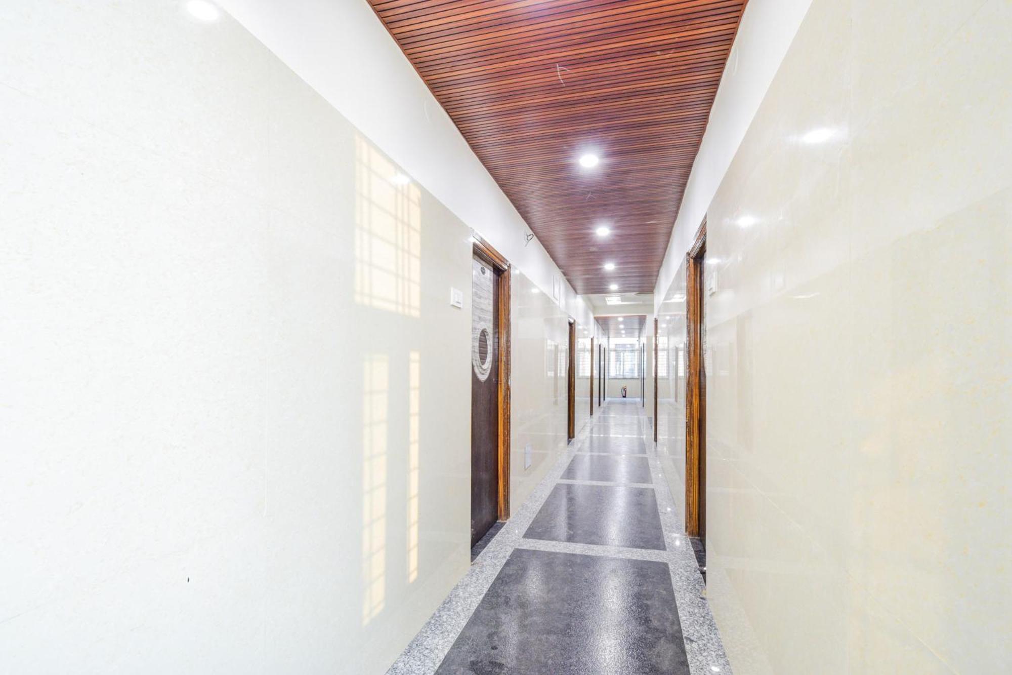 Gundipet Super Townhouse Kokapet Formerly Aarian Tej Nilayam מראה חיצוני תמונה