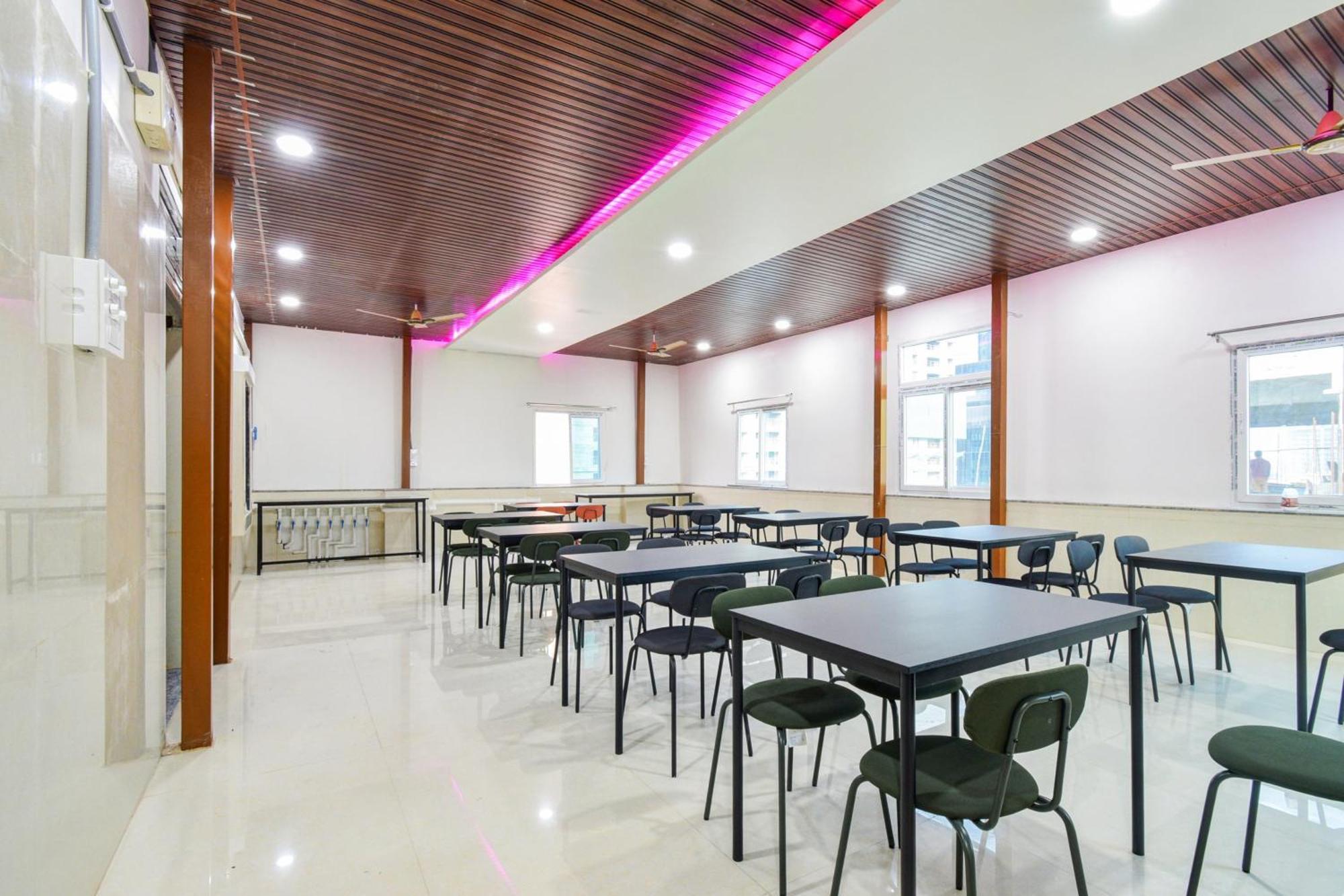 Gundipet Super Townhouse Kokapet Formerly Aarian Tej Nilayam מראה חיצוני תמונה