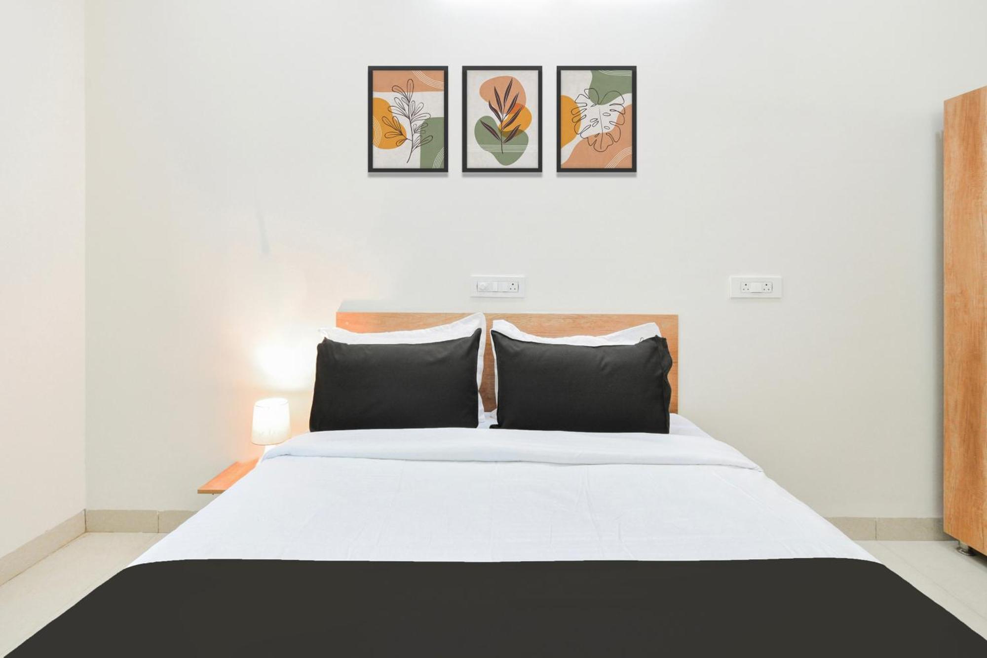 Gundipet Super Townhouse Kokapet Formerly Aarian Tej Nilayam מראה חיצוני תמונה