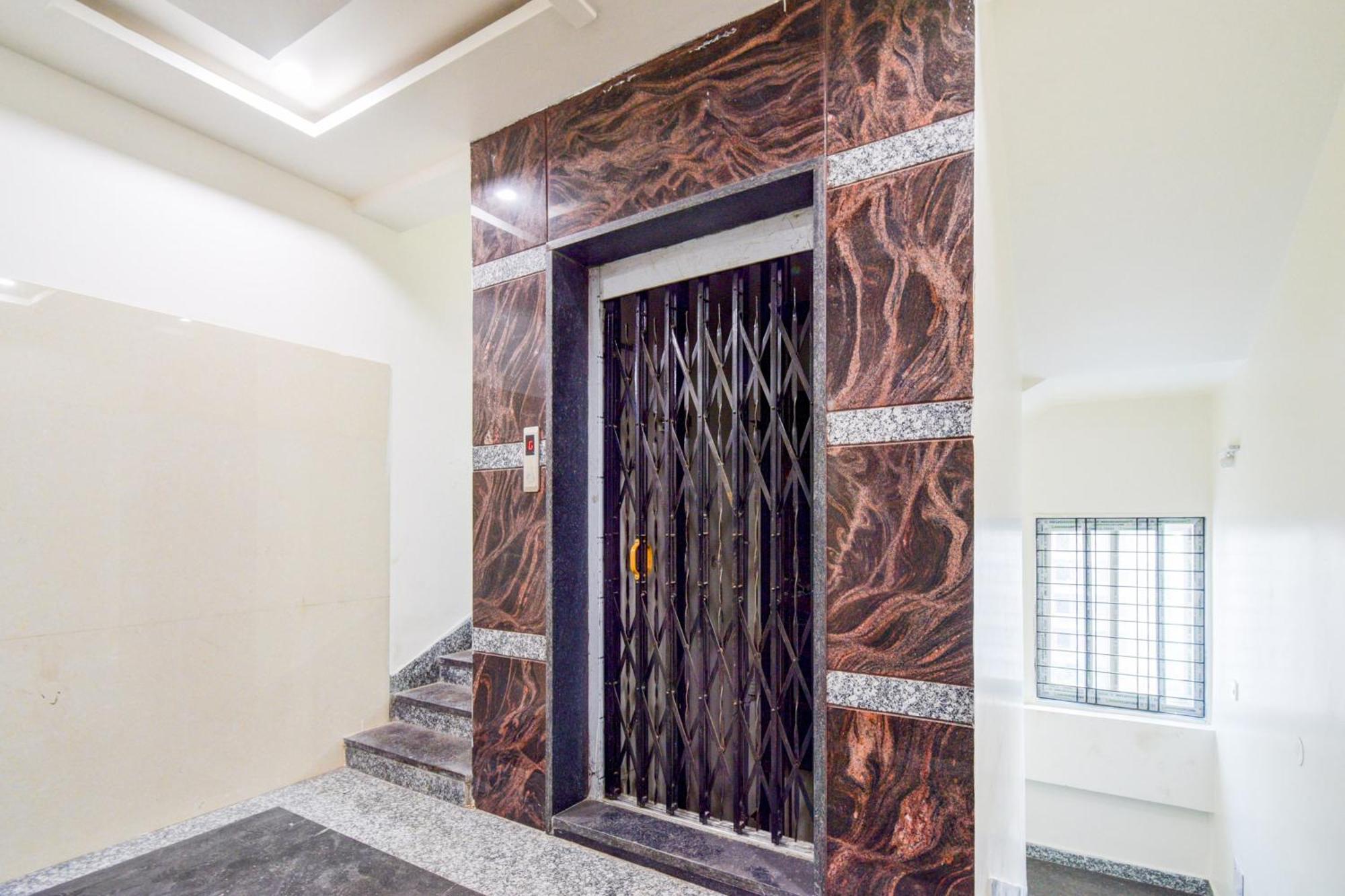 Gundipet Super Townhouse Kokapet Formerly Aarian Tej Nilayam מראה חיצוני תמונה