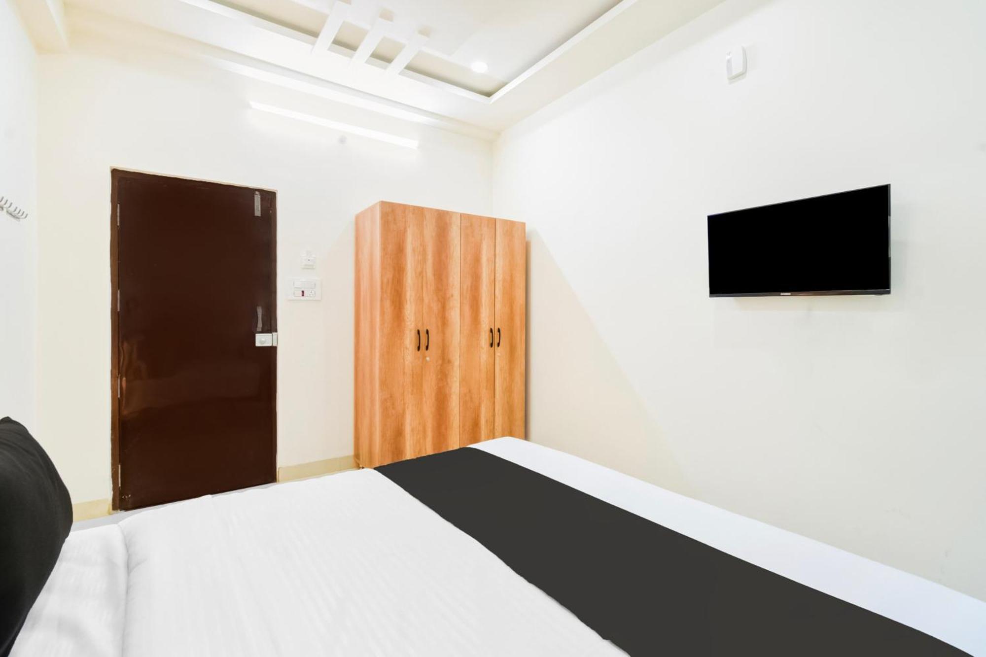 Gundipet Super Townhouse Kokapet Formerly Aarian Tej Nilayam מראה חיצוני תמונה