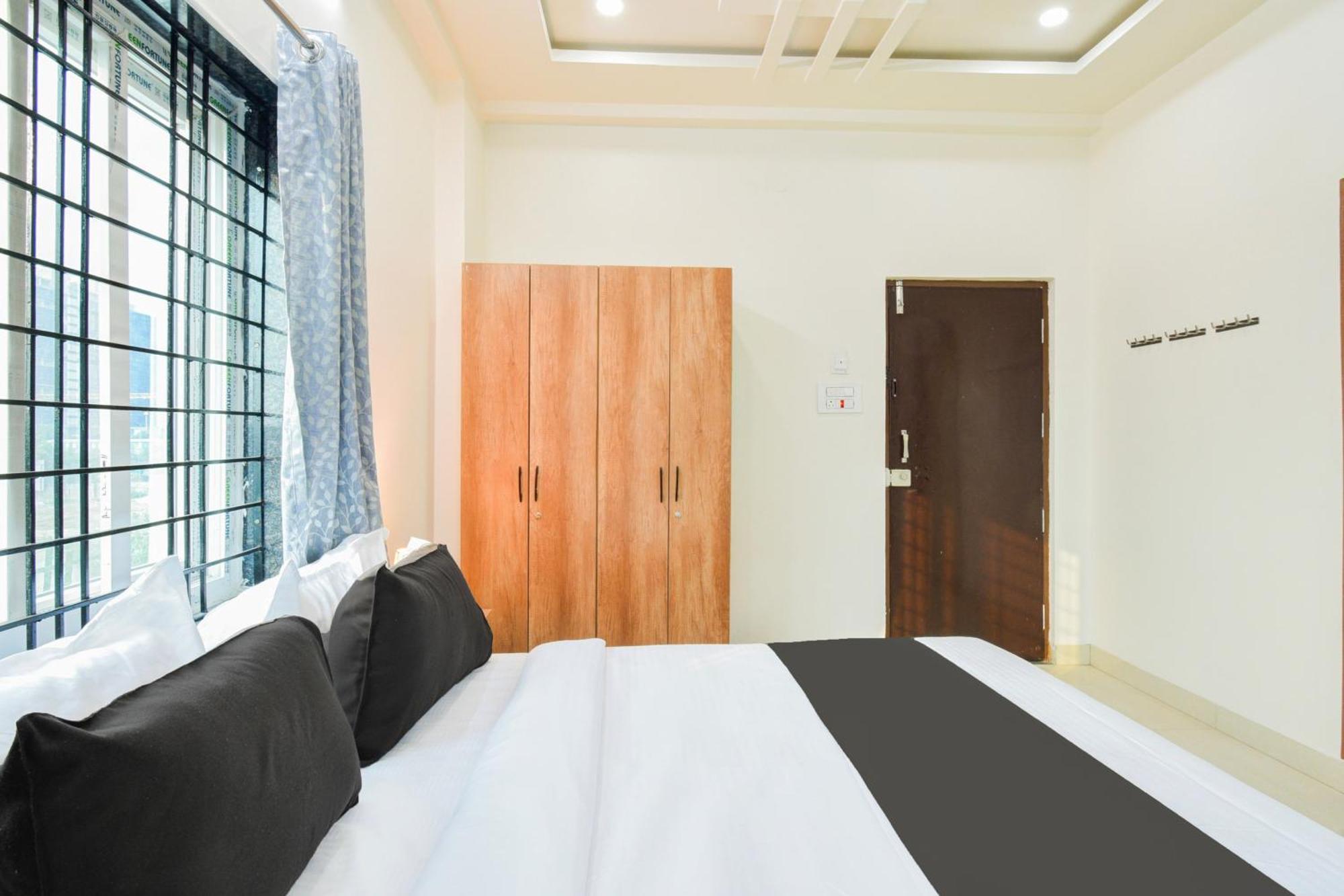 Gundipet Super Townhouse Kokapet Formerly Aarian Tej Nilayam מראה חיצוני תמונה