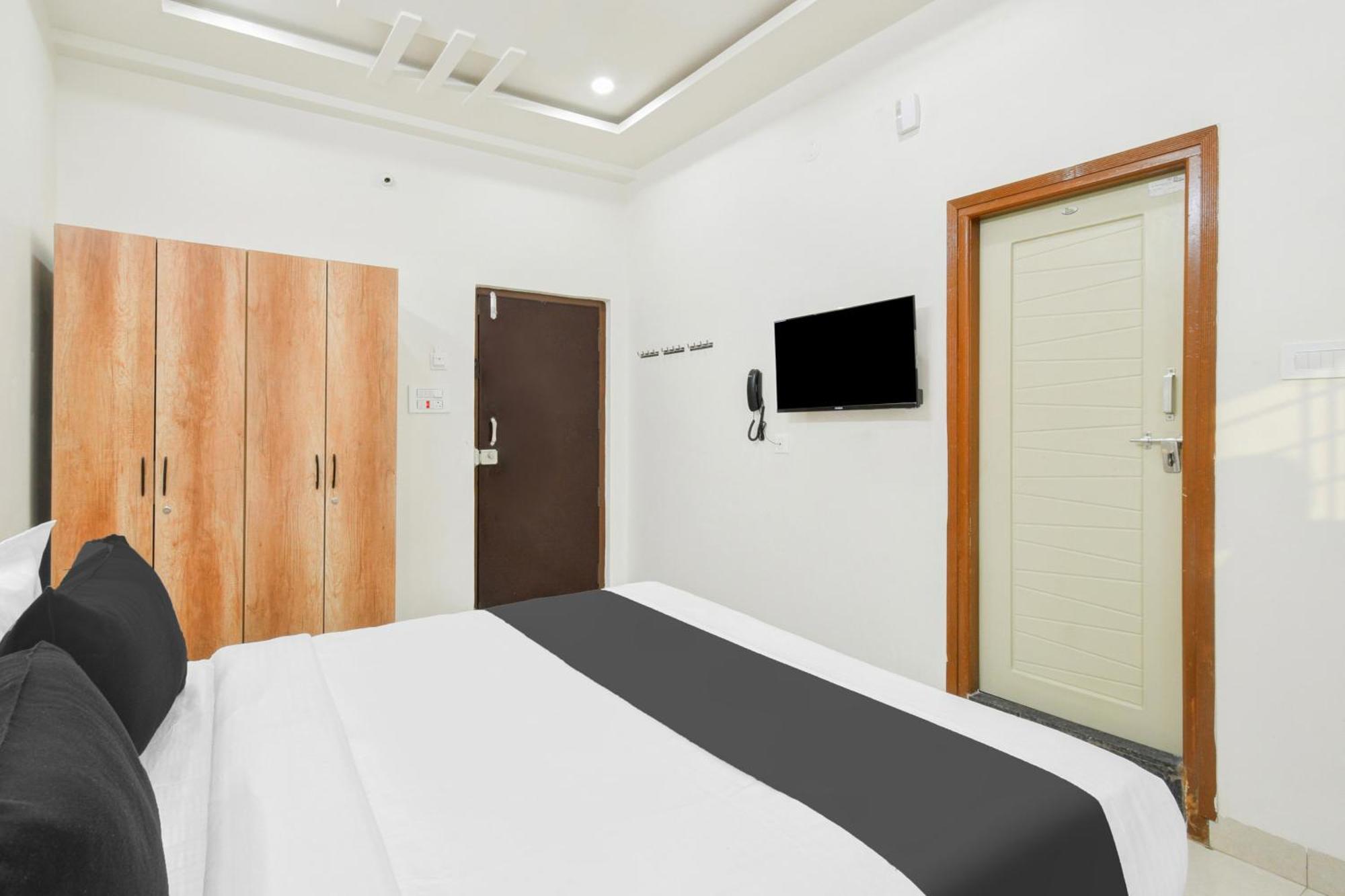 Gundipet Super Townhouse Kokapet Formerly Aarian Tej Nilayam מראה חיצוני תמונה