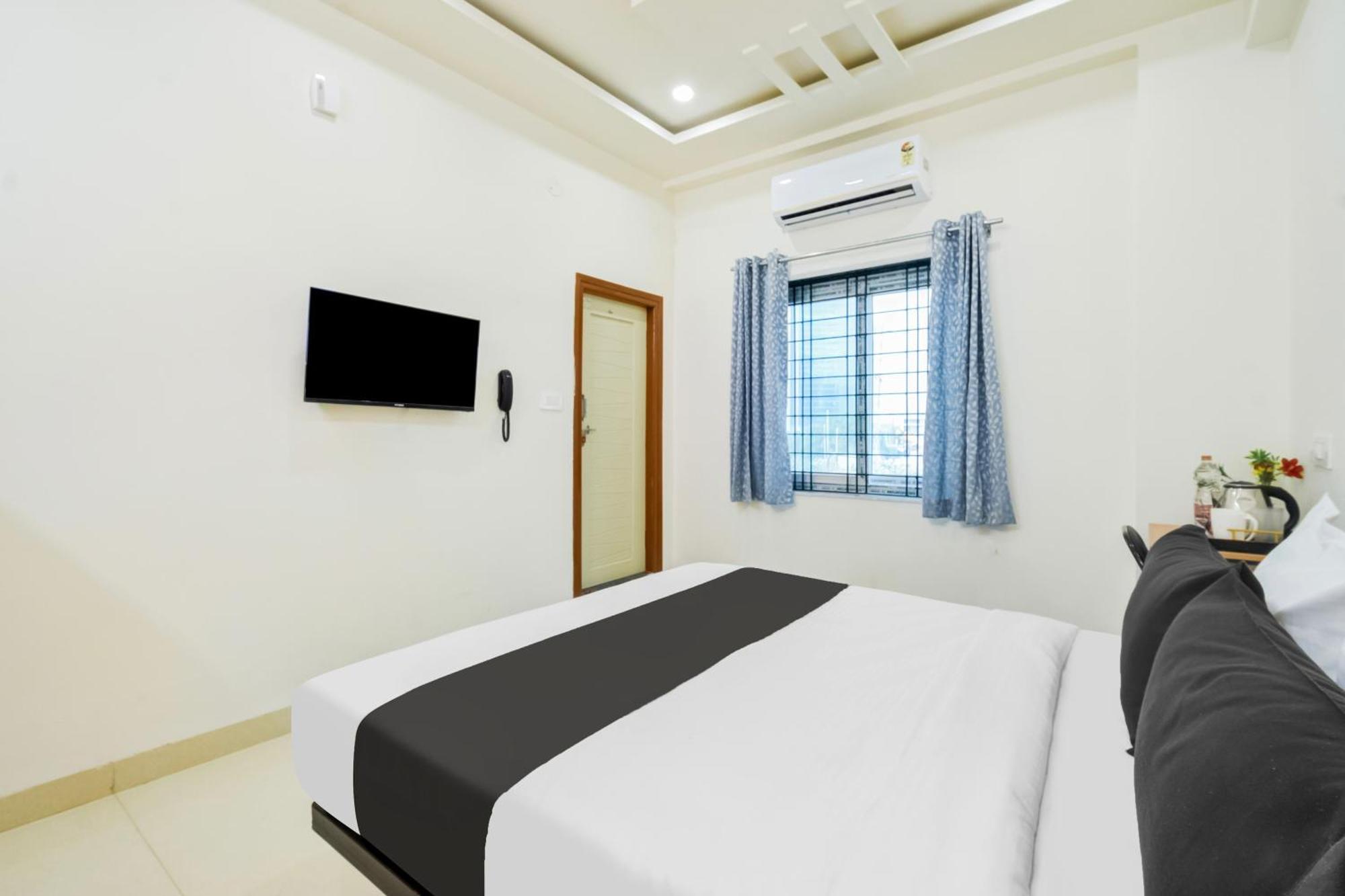 Gundipet Super Townhouse Kokapet Formerly Aarian Tej Nilayam מראה חיצוני תמונה