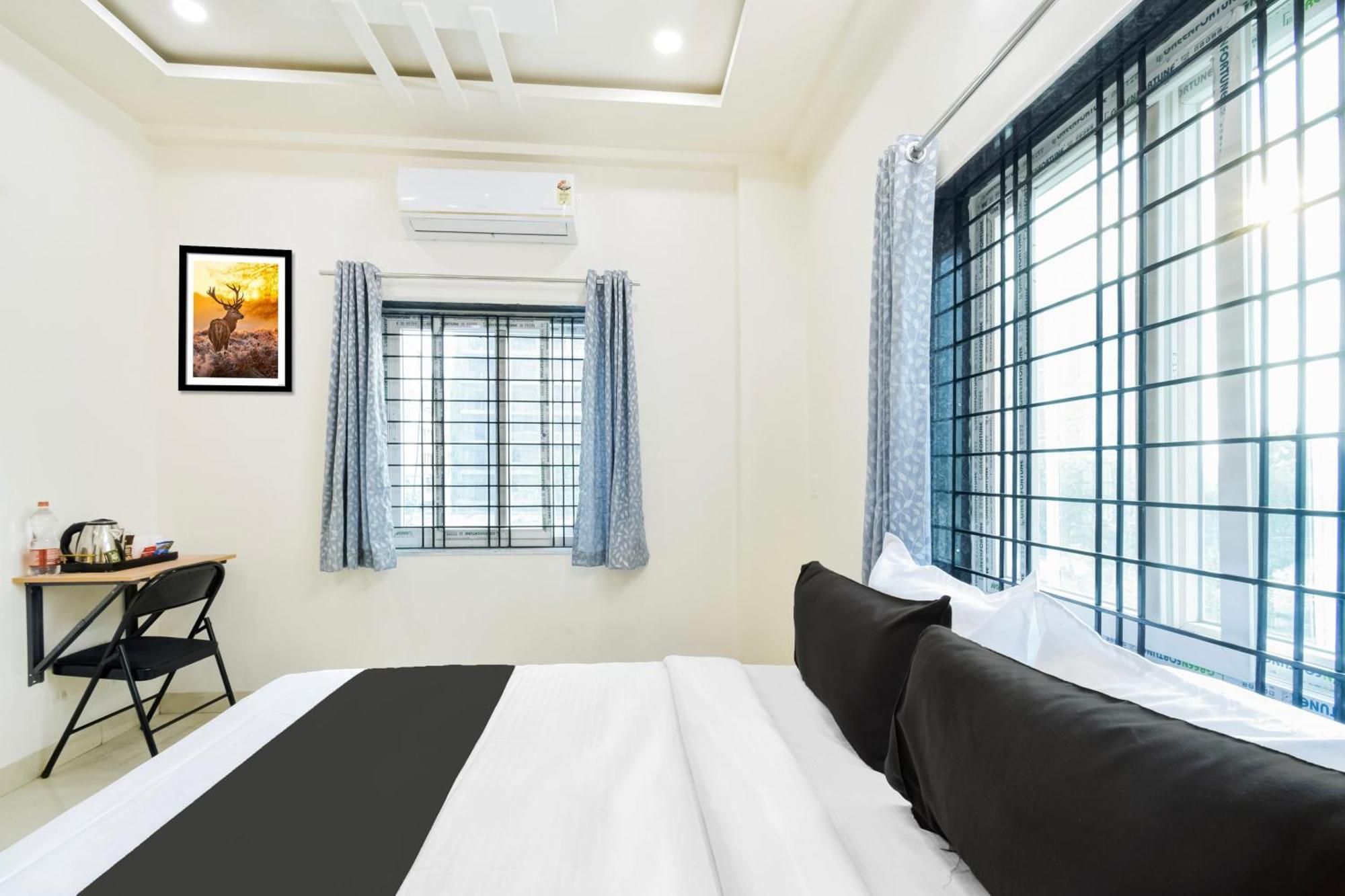 Gundipet Super Townhouse Kokapet Formerly Aarian Tej Nilayam מראה חיצוני תמונה